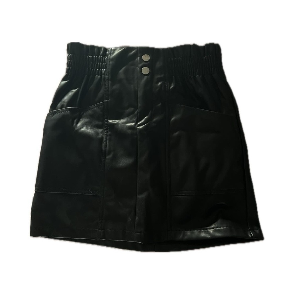 High waisted black leather skirt